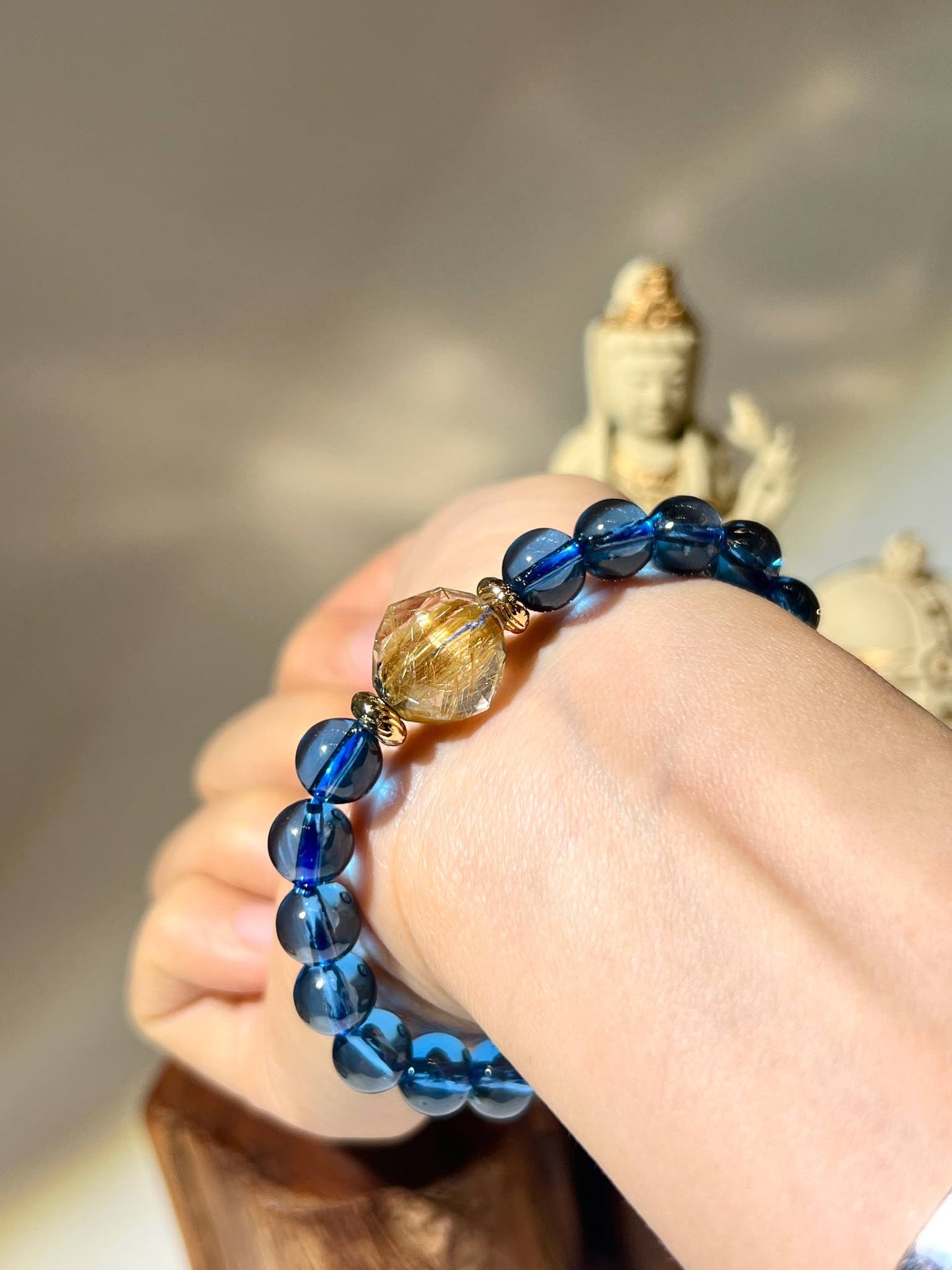 鈦晶 金髮晶 黃晶 水晶手鏈 水龍珠 藍水龍珠 招財水晶 香港水晶店 香港水晶 水龍珠 髮晶