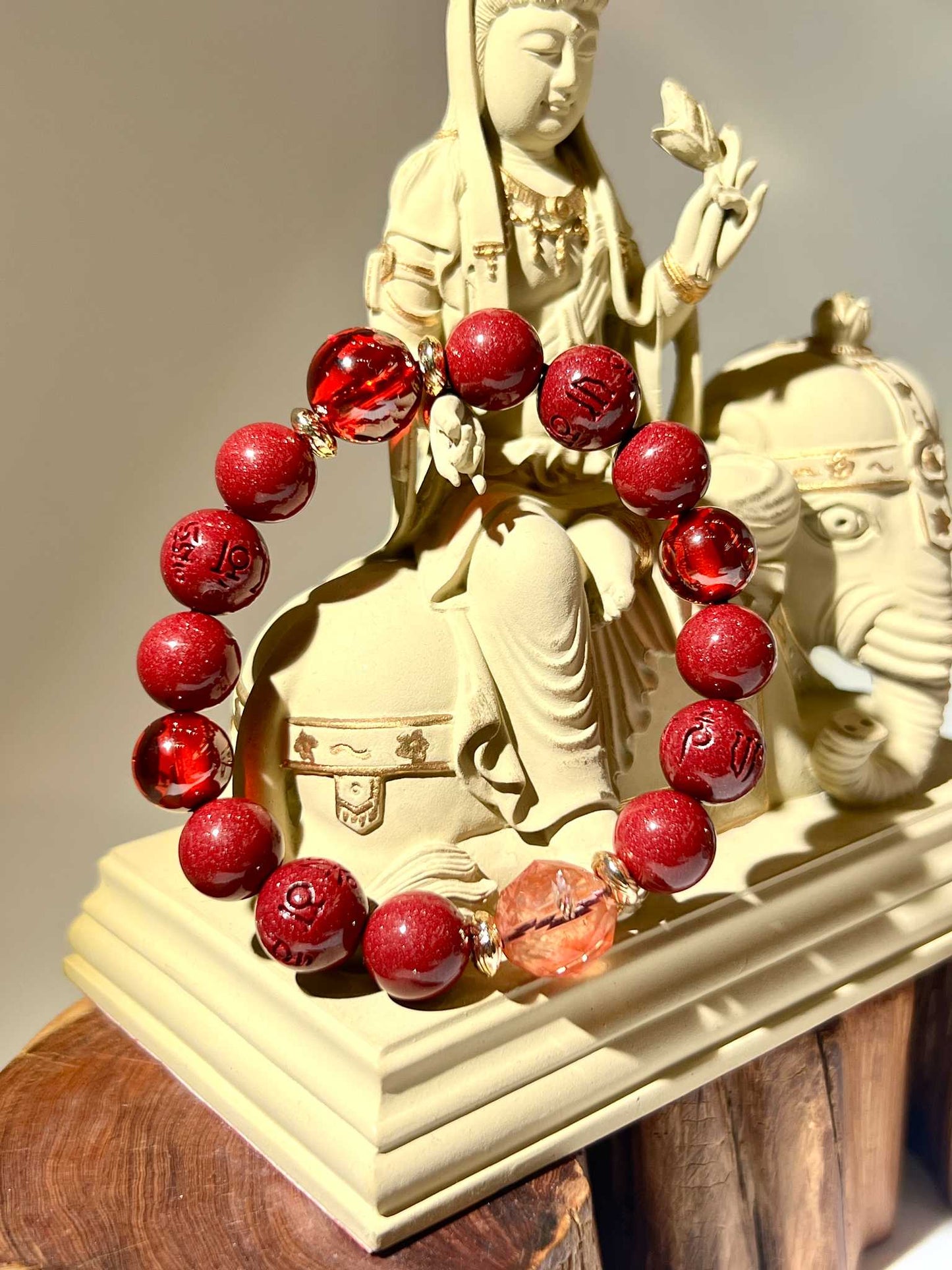 六字真言 水龍珠 硃砂 辟邪 紅色水晶 辟邪水晶 香港珠砂 香港水龍珠 招財水晶 風水 加持飾物 穩定心神 紅膠花星切 紫金硃砂