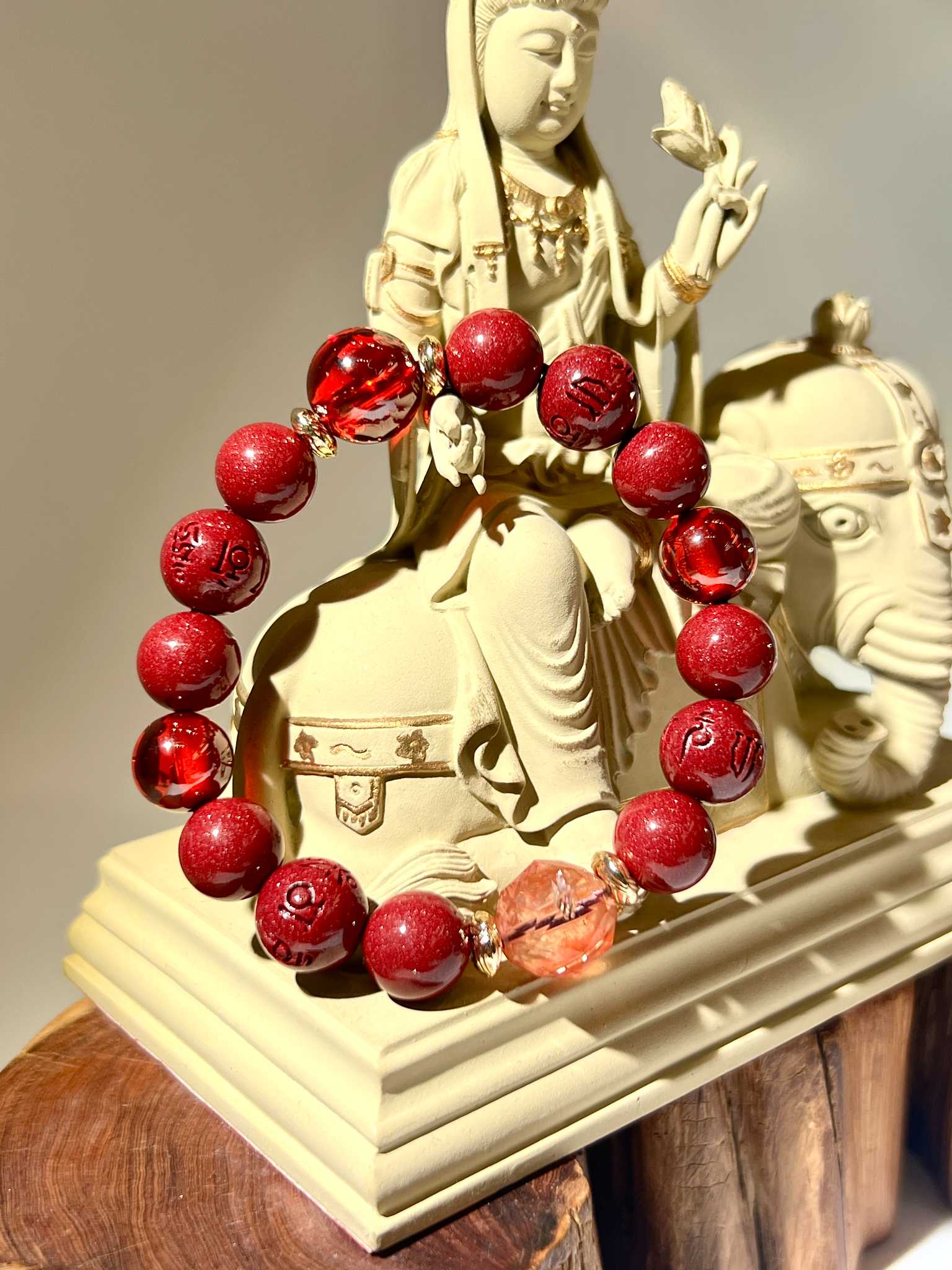 六字真言 水龍珠 硃砂 辟邪 紅色水晶 辟邪水晶 香港珠砂 香港水龍珠 招財水晶 風水 加持飾物 穩定心神 紅膠花星切 紫金硃砂