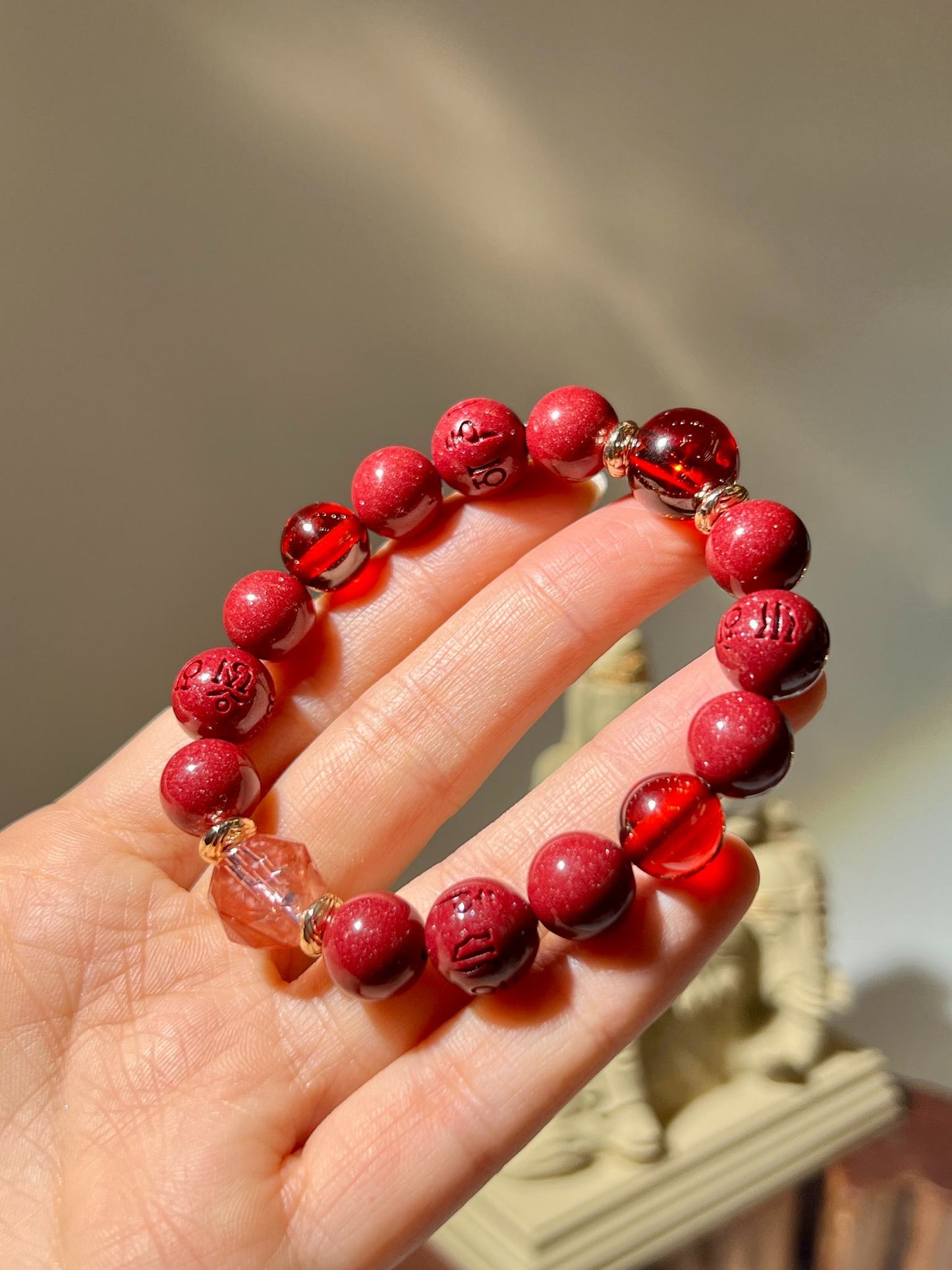 六字真言 水龍珠 硃砂 辟邪 紅色水晶 辟邪水晶 香港珠砂 香港水龍珠 招財水晶 風水 加持飾物 穩定心神 紅膠花星切 紫金硃砂 擋負能量