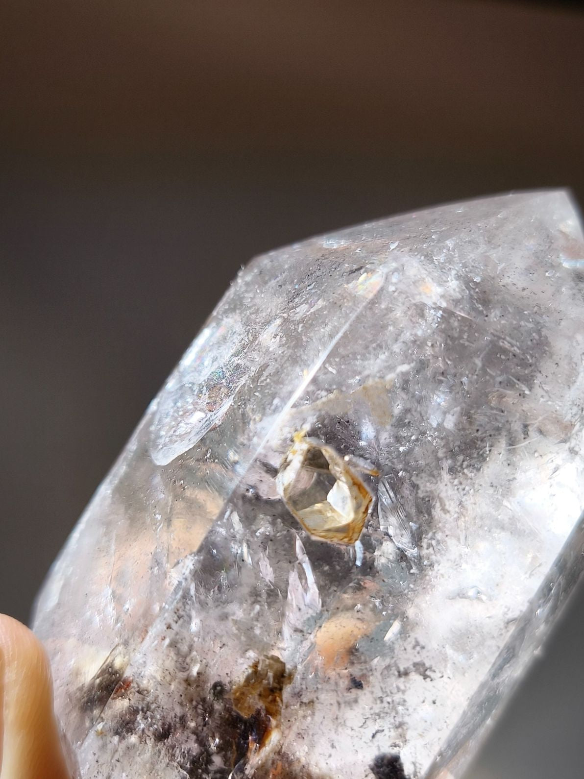 水庫閃靈鑽 大水庫 黑流沙 黑墨膽 晶中晶 紅膠花 Herkimer Diamond 南無水晶 什麽是水庫閃靈鑽