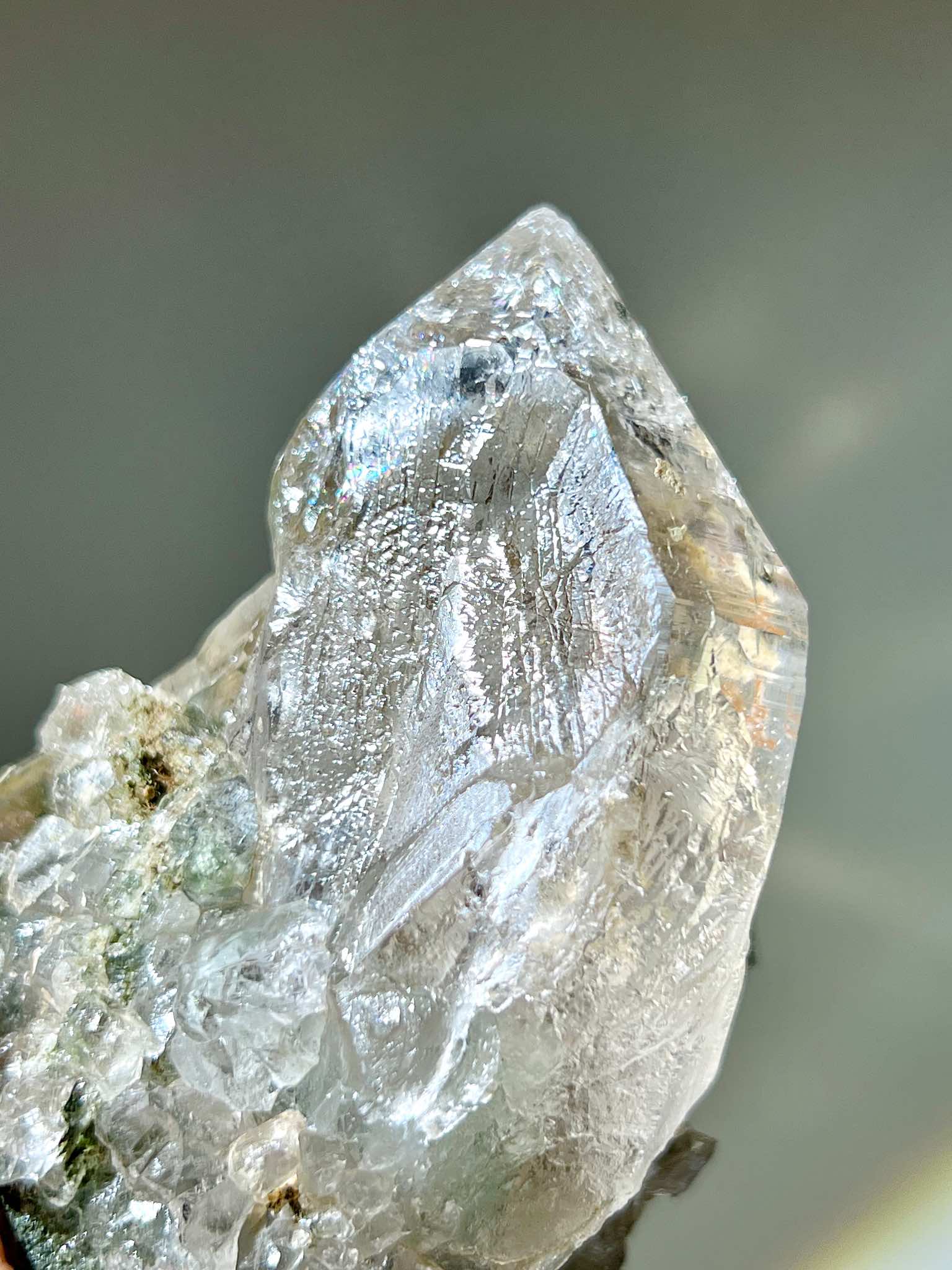 白晶簇 晶簇 晶中晶 幽靈水晶 喜馬拉雅水晶 水晶印記 綠泥石 himalayan quartz cluster imprint crystal within crystal 白晶柱 水晶柱