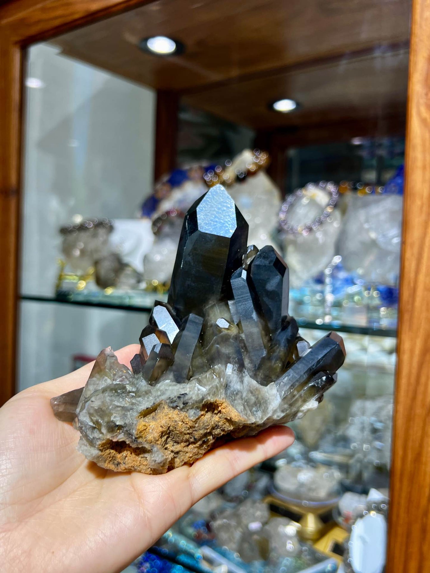 黑晶簇 茶晶簇 煙晶簇 黑水晶 黑色水晶 水晶原石 黑水晶簇 香港水晶店 茶色水晶