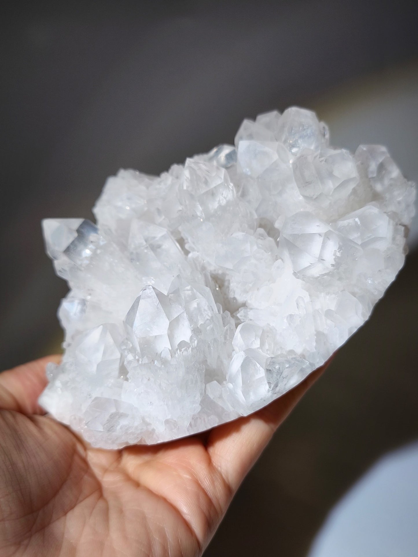 骨幹水晶 菠蘿骨幹 菠蘿水晶 菠蘿晶簇 菠蘿骨幹水晶 什麼是菠蘿骨幹 淨化晶簇 淨化手串 淨化水晶 南無水晶 elestial quartz 