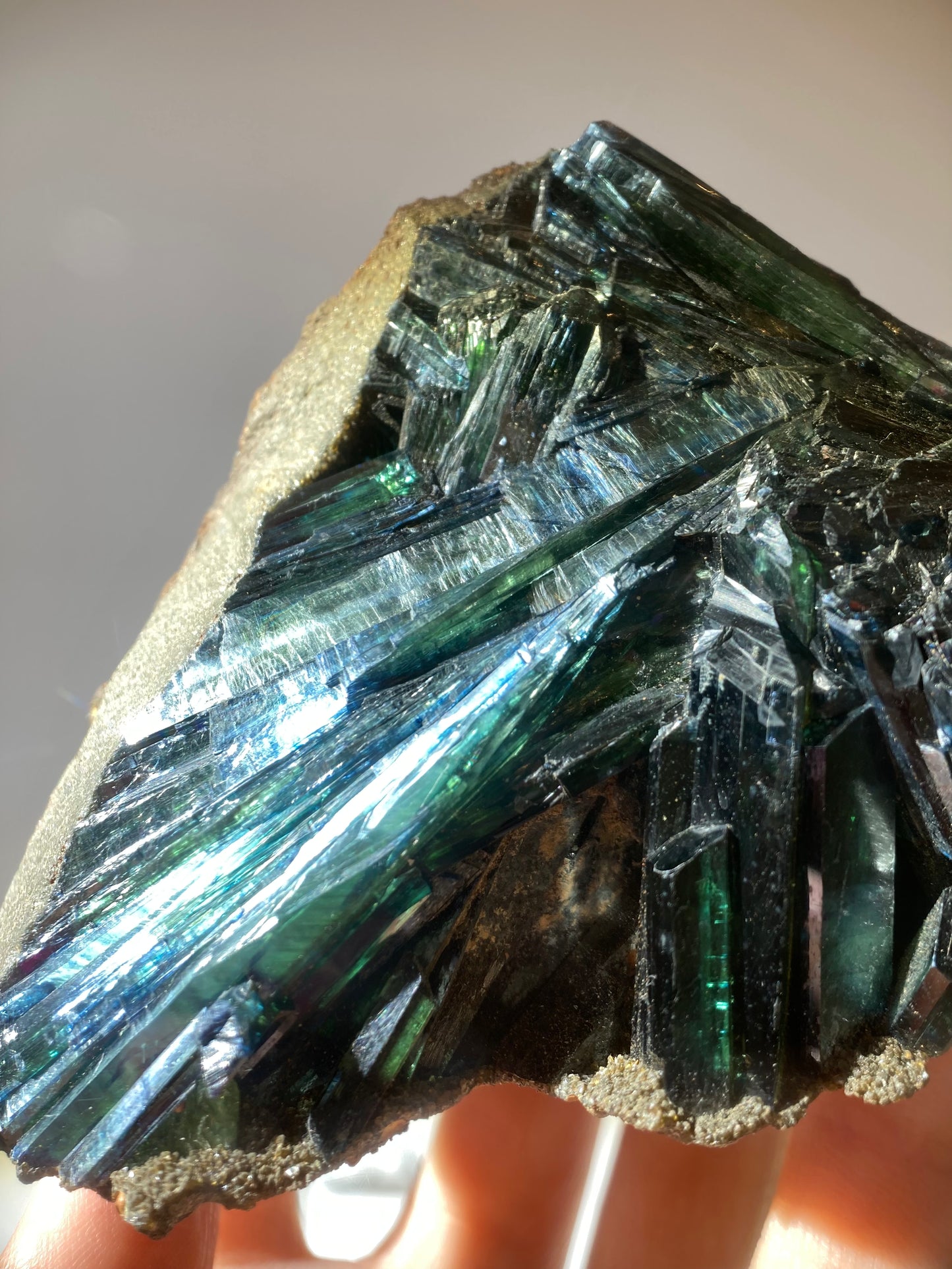 ［罕有］藍鐵礦